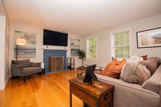 68 Biscuit Hill Dr, Leominster, MA 01453