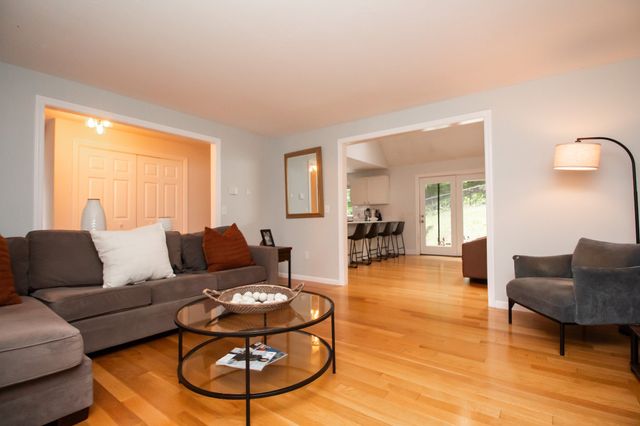 68 Biscuit Hill Dr, Leominster, MA 01453