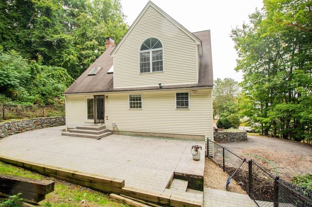 68 Biscuit Hill Dr, Leominster, MA 01453