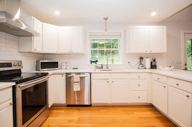 68 Biscuit Hill Dr, Leominster, MA 01453