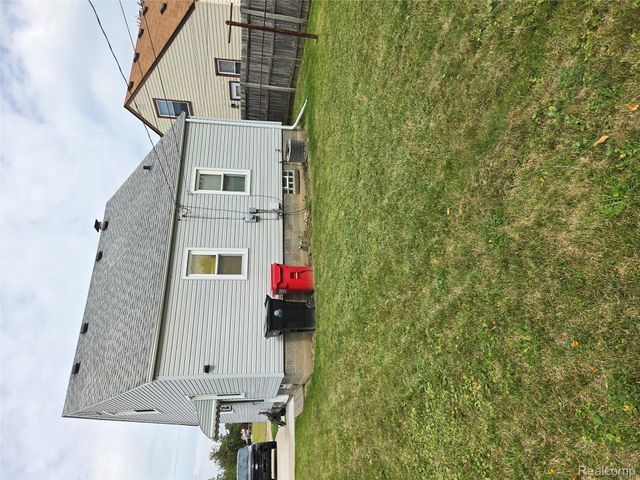 17980 Wexford Street, Roseville, MI 48066