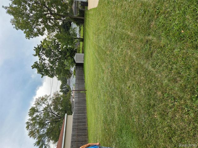 17980 Wexford Street, Roseville, MI 48066