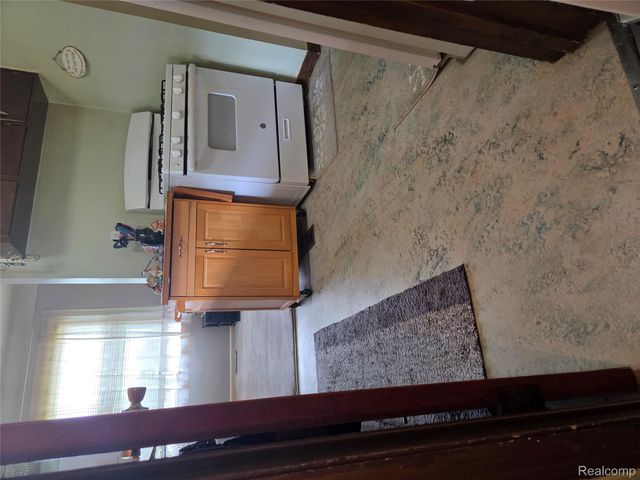 17980 Wexford Street, Roseville, MI 48066