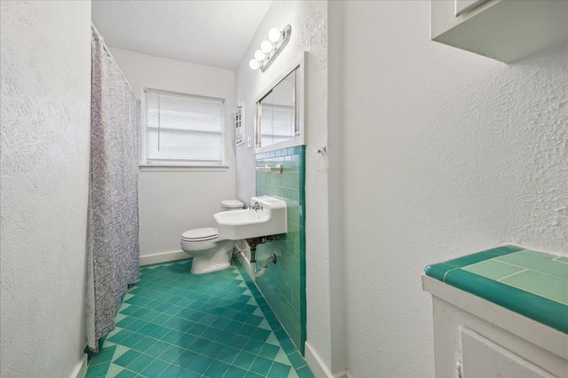 4029 Mcdermed Drive, Houston, TX 77025