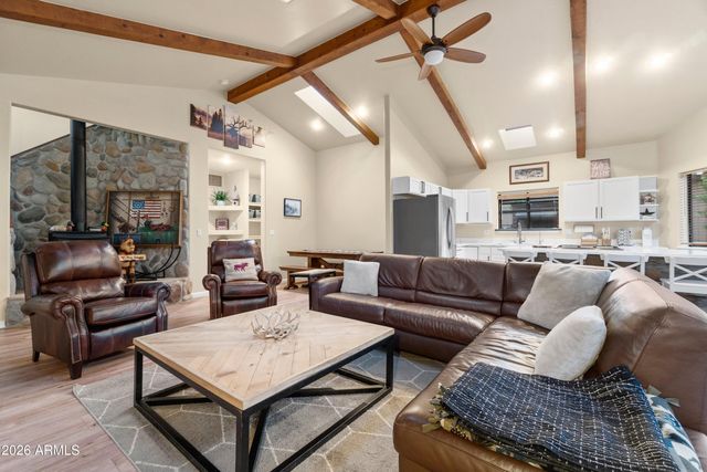 805 E OAK Drive, Munds Park, AZ 86017