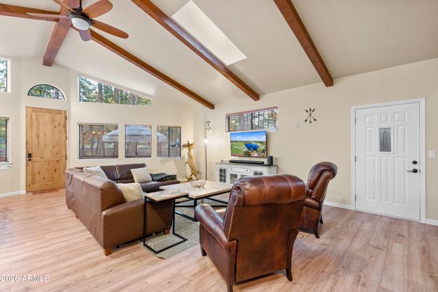 805 E OAK Drive, Munds Park, AZ 86017