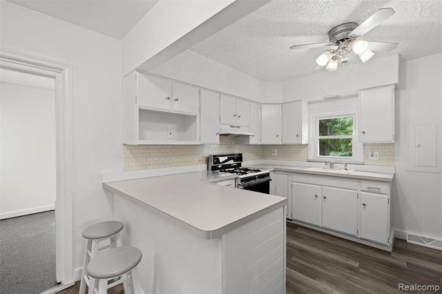 18411 Foch Street, Livonia, MI 48152