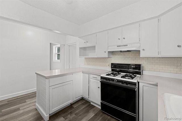 18411 Foch Street, Livonia, MI 48152