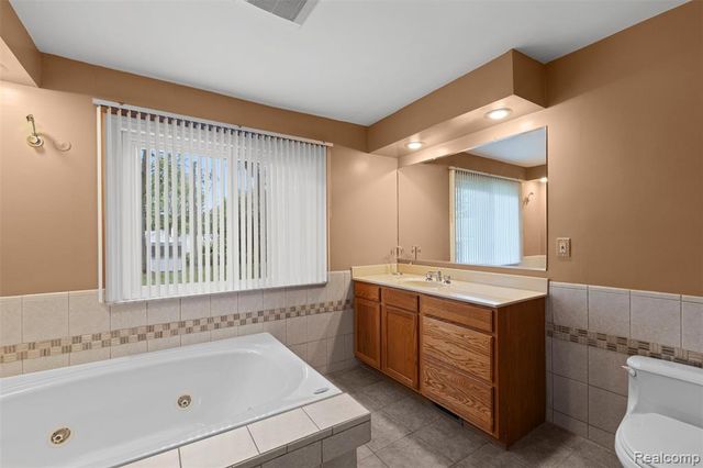 18411 Foch Street, Livonia, MI 48152