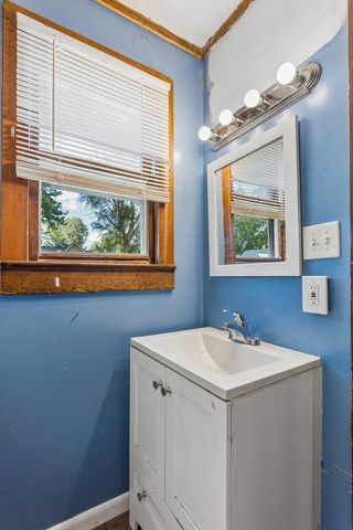 422 N 8TH Street, Council Bluffs, IA 51503