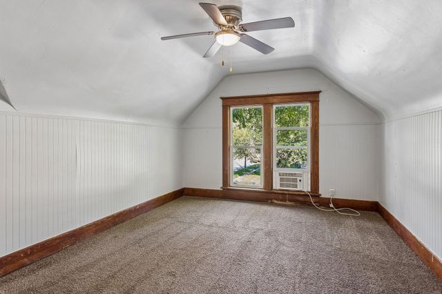 422 N 8TH Street, Council Bluffs, IA 51503