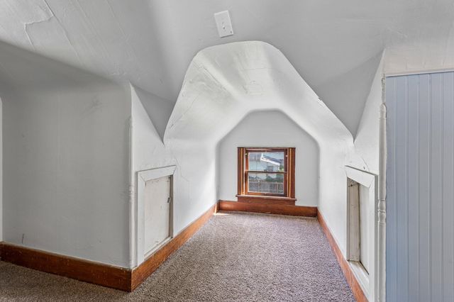 422 N 8TH Street, Council Bluffs, IA 51503
