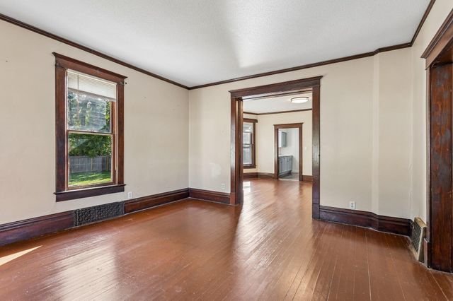 422 N 8TH Street, Council Bluffs, IA 51503