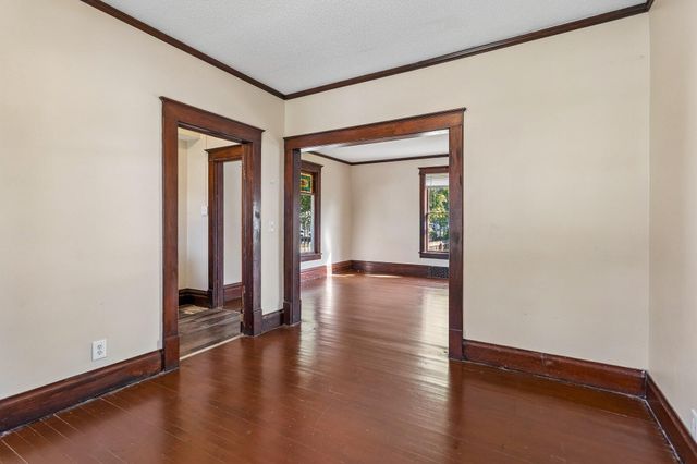 422 N 8TH Street, Council Bluffs, IA 51503