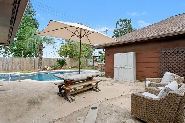 803 Whitecap Drive, El Lago, TX 77586