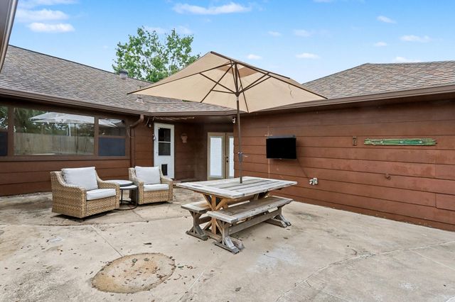 803 Whitecap Drive, El Lago, TX 77586