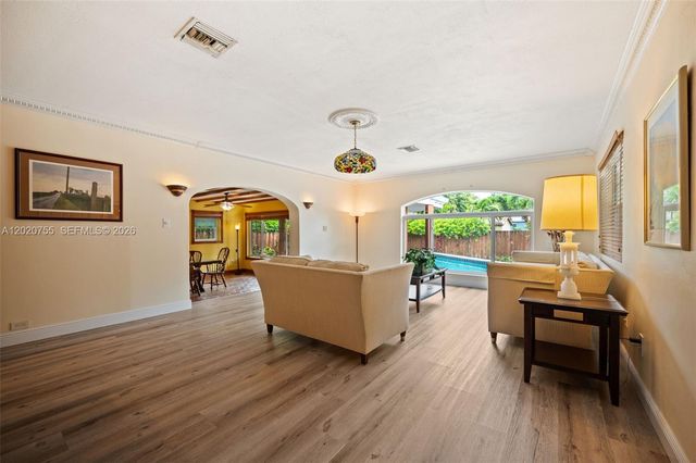 10 S Melrose Dr, Miami Springs, FL 33166
