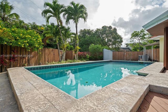 10 S Melrose Dr, Miami Springs, FL 33166