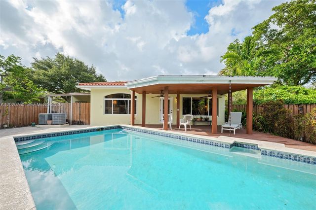 10 S Melrose Dr, Miami Springs, FL 33166