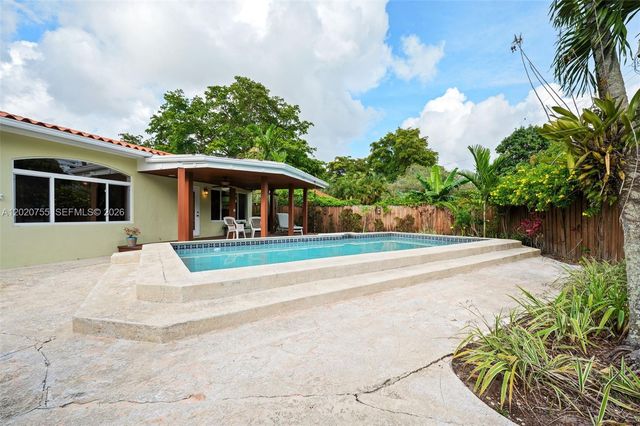 10 S Melrose Dr, Miami Springs, FL 33166