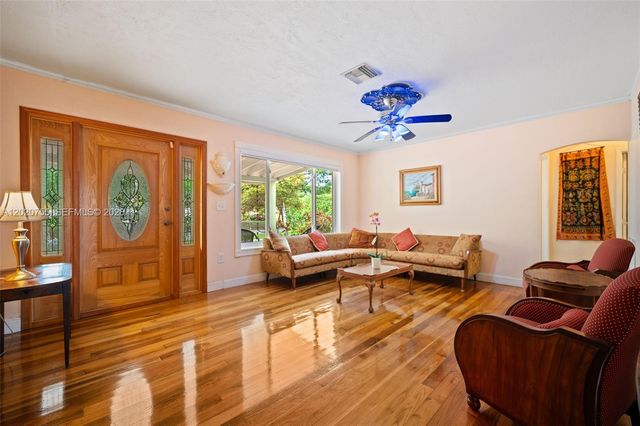 10 S Melrose Dr, Miami Springs, FL 33166