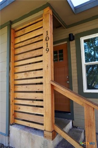 1019 Haynes Street, San Marcos, TX 78666