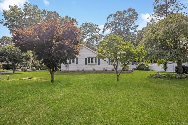 42 Pineacre Drive, Smithtown, NY 11787