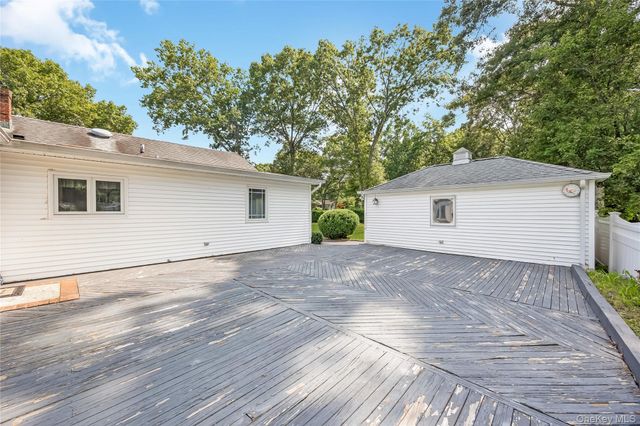42 Pineacre Drive, Smithtown, NY 11787