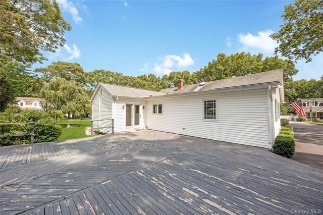 42 Pineacre Drive, Smithtown, NY 11787