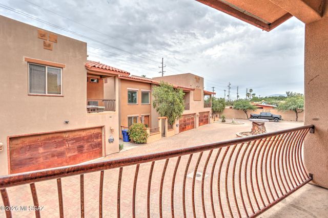 100 S Placita Colonia Solana, Tucson, AZ 85716