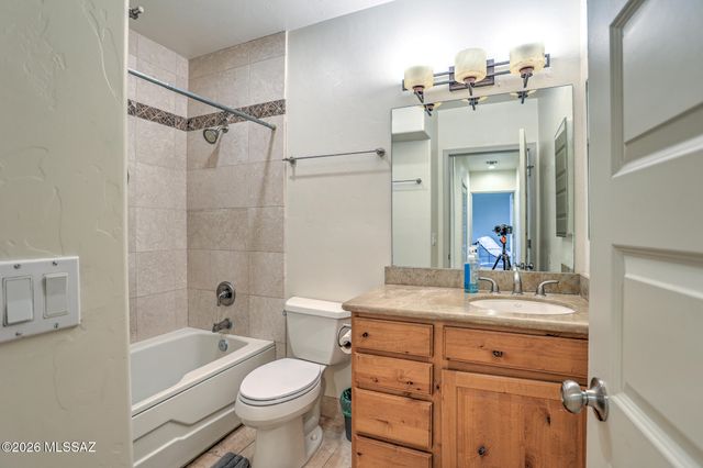 100 S Placita Colonia Solana, Tucson, AZ 85716