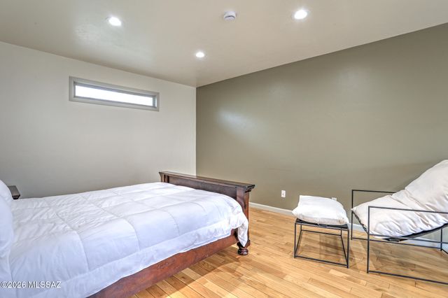 100 S Placita Colonia Solana, Tucson, AZ 85716