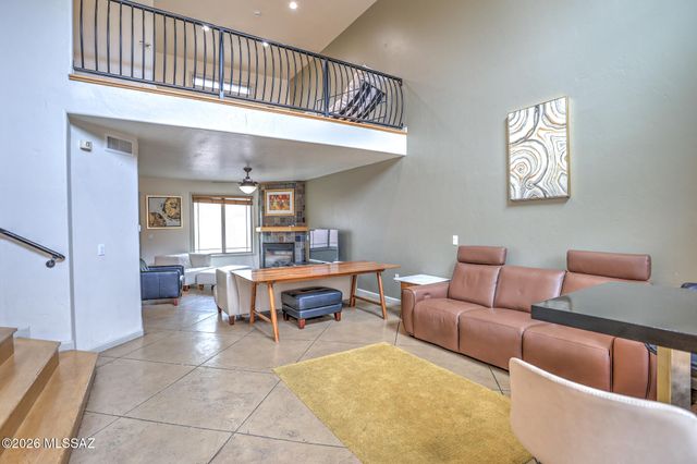 100 S Placita Colonia Solana, Tucson, AZ 85716