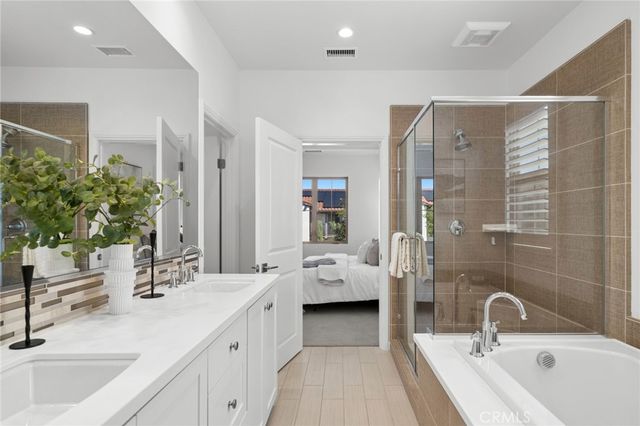 76 Decker, Irvine, CA 92620