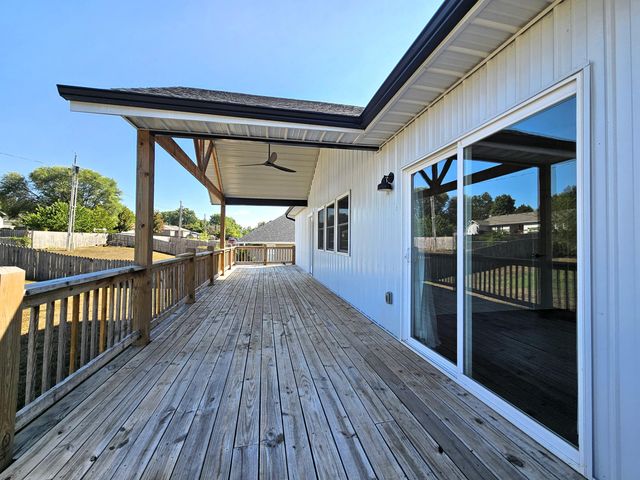 670 N Sunset Avenue, Bolivar, MO 65613