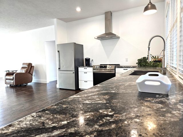 670 N Sunset Avenue, Bolivar, MO 65613