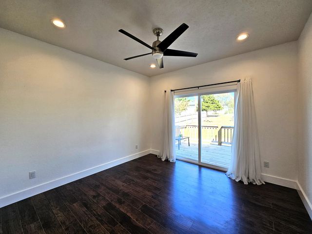 670 N Sunset Avenue, Bolivar, MO 65613