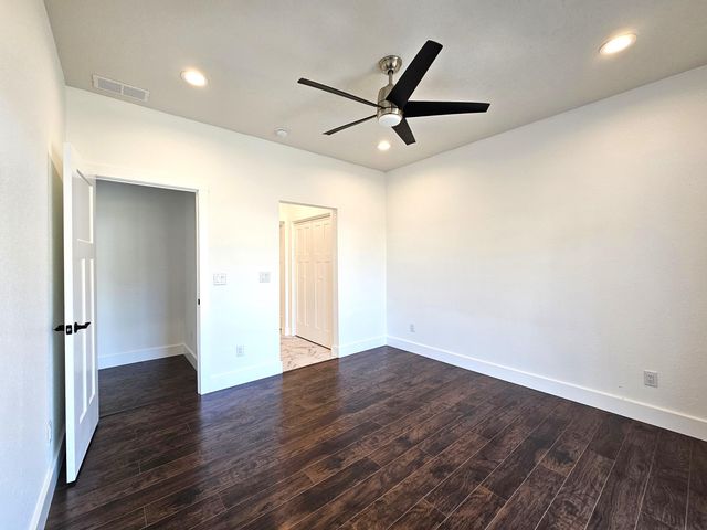 670 N Sunset Avenue, Bolivar, MO 65613