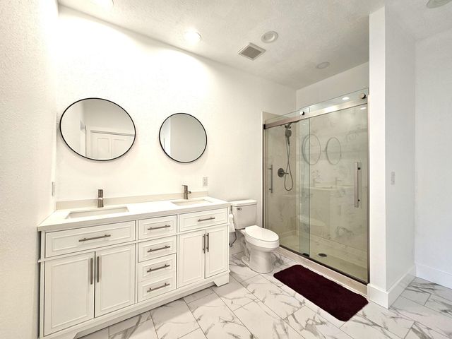 670 N Sunset Avenue, Bolivar, MO 65613