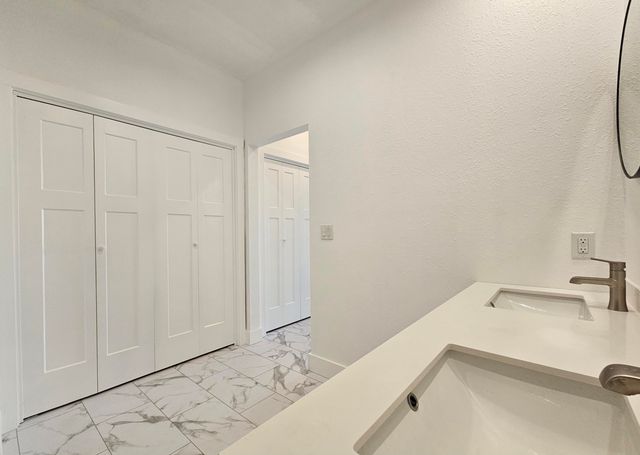 670 N Sunset Avenue, Bolivar, MO 65613