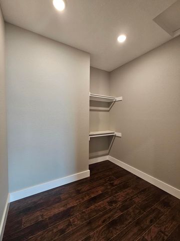 670 N Sunset Avenue, Bolivar, MO 65613