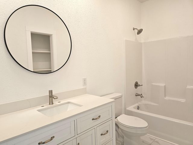 670 N Sunset Avenue, Bolivar, MO 65613