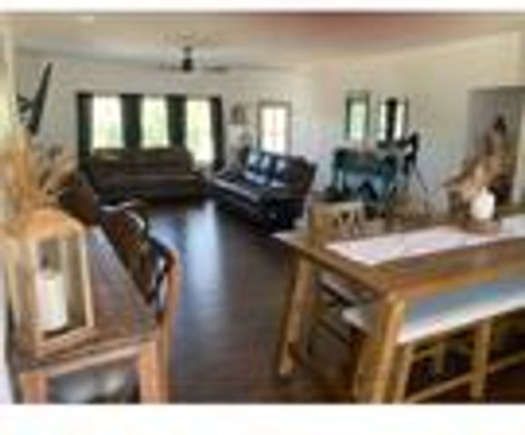 670 N Sunset Avenue, Bolivar, MO 65613