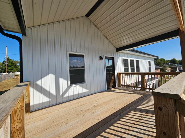 670 N Sunset Avenue, Bolivar, MO 65613