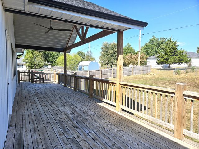 670 N Sunset Avenue, Bolivar, MO 65613