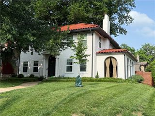 5745 Rockhill Road, Kansas City, MO 64110