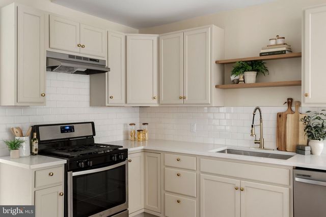 2217 3RD ST, Steelton, PA 17113