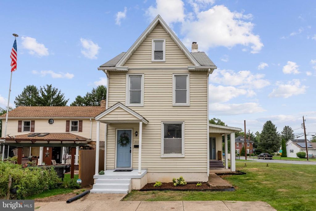 2217 3RD ST, Steelton, PA 17113