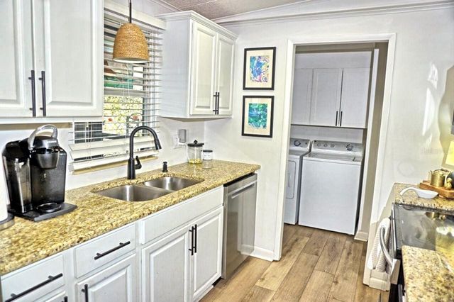 21052 LITTLE MAGENS LOOP, Lutz, FL 33558