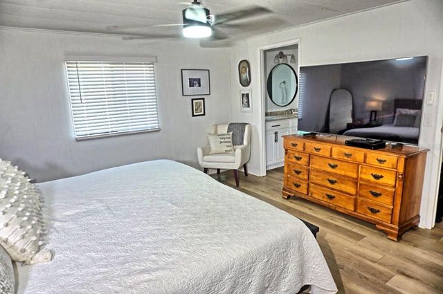 21052 LITTLE MAGENS LOOP, Lutz, FL 33558